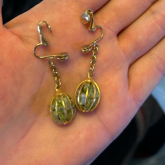 Vintage Jewelry - Earrings- gold tone basket with green rock chips inside- clip on, vintage